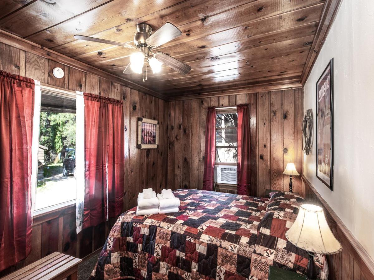 Apache Village Cabinette 11, Queen Bed, Midtown, Sleeps 2 Ruidoso Exterior foto