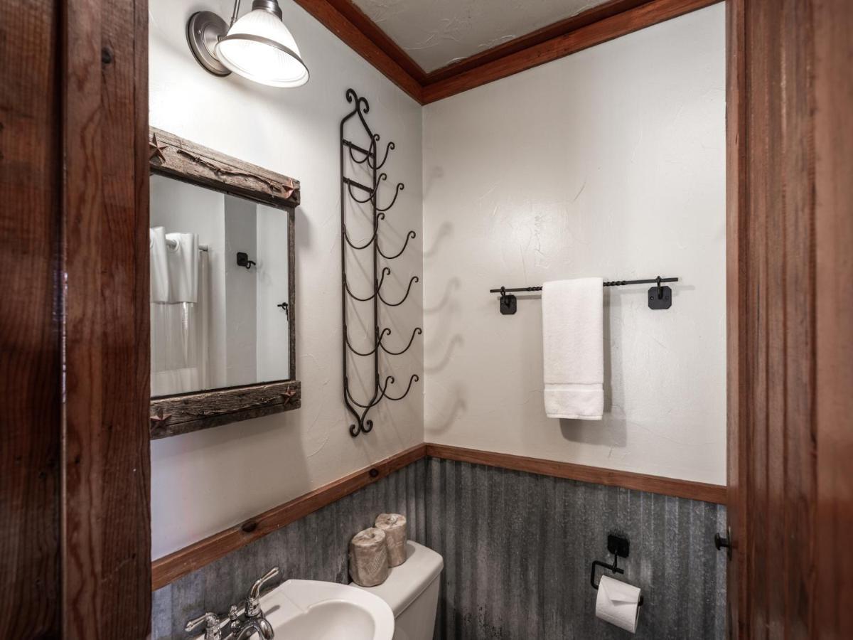 Apache Village Cabinette 11, Queen Bed, Midtown, Sleeps 2 Ruidoso Exterior foto