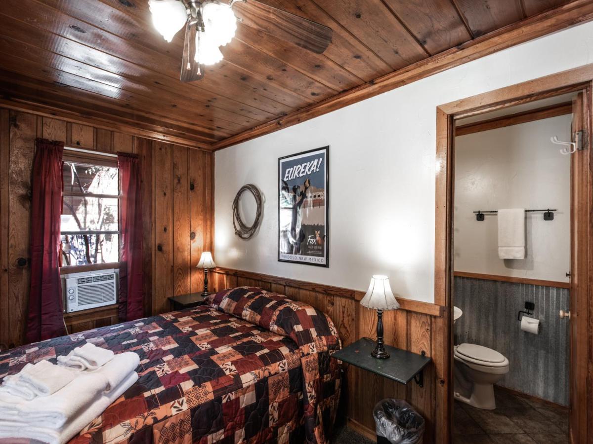 Apache Village Cabinette 11, Queen Bed, Midtown, Sleeps 2 Ruidoso Exterior foto