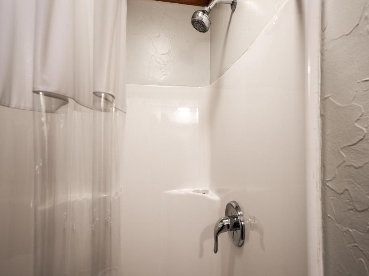 Apache Village Cabinette 11, Queen Bed, Midtown, Sleeps 2 Ruidoso Exterior foto