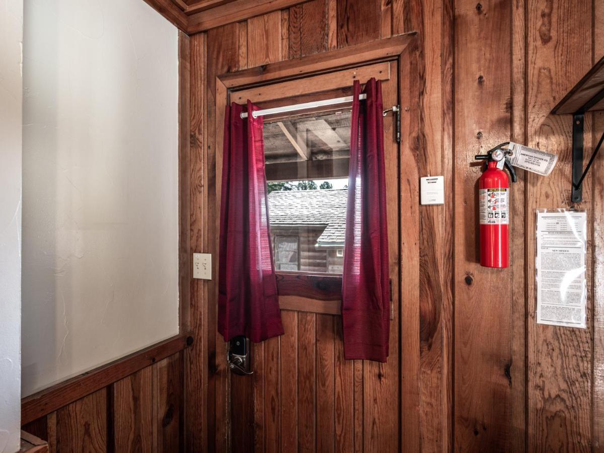 Apache Village Cabinette 11, Queen Bed, Midtown, Sleeps 2 Ruidoso Exterior foto